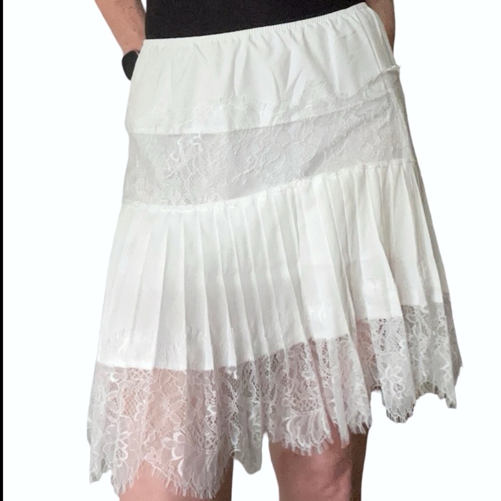 Silky White Lace Elastic Waist Whimsy Lined Skirt Size Medium - Picture 3 of 7